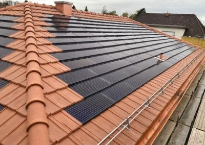 Steildach mit Solarziegeln 17